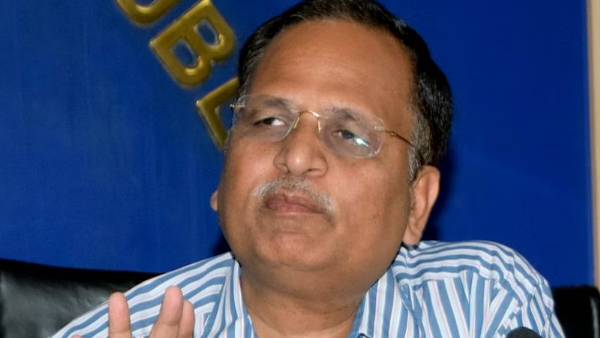  உறவினர்கள் வீடுகளில் சோதனை 