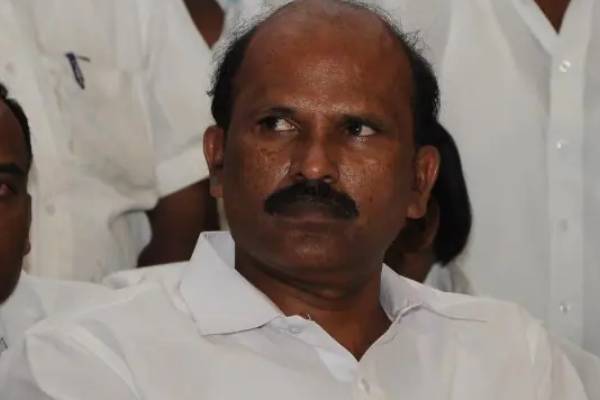 அதிமுகவில் அமைச்சராக 