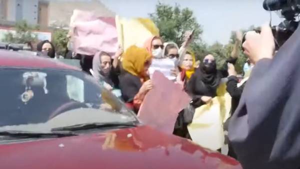 ஆப்கானிஸ்தான் 