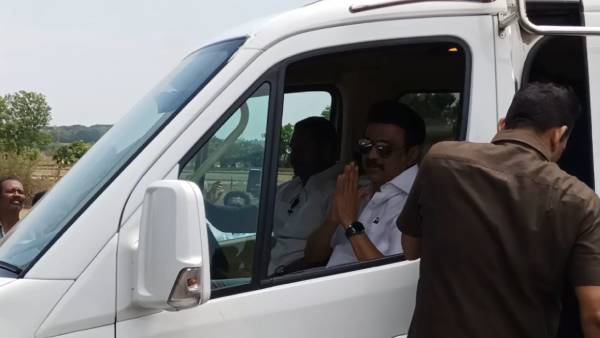 மாணவர்களுக்கு வாழ்த்து 