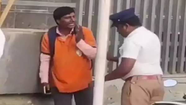வண்டி சாவி, போன் 