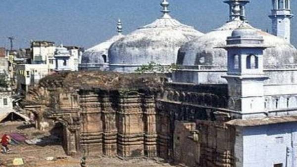  மசூதிக்குள் சிவலிங்கம் இருப்பதாக.. 