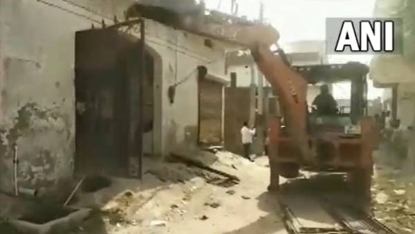 உத்தர பிரதேசத்தில் 304 பேர் கைது 