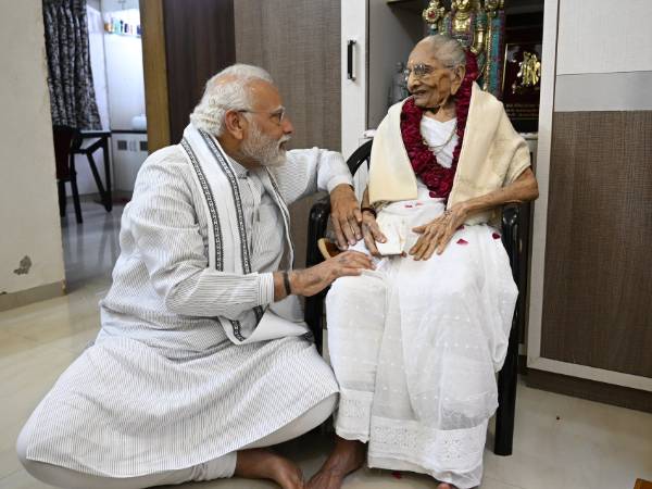 100 வது பிறந்தநாள் 100 வது பிறந்தநாள்