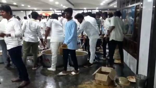 தொண்டர்களுக்குள் சண்டை 