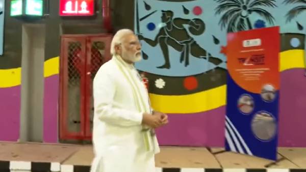 திறந்து வைத்த மோடி 