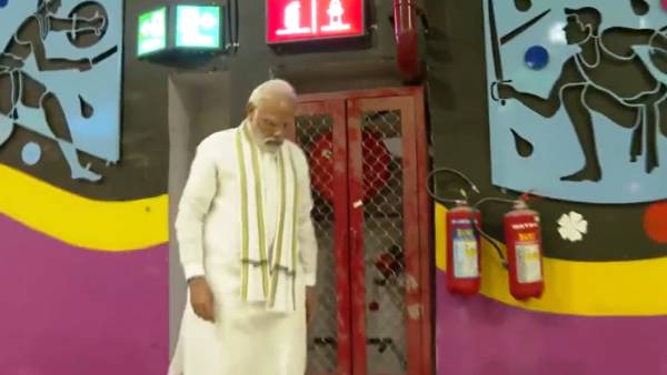 டெல்லியில் போக்குவரத்து நெரிசல் 