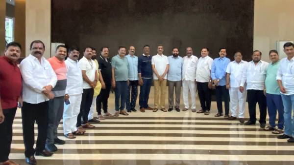  செவிசாய்க்காத அதிருப்தியாளர்கள் 