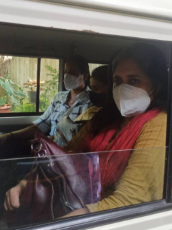 மும்பையில் கைது மும்பையில் கைது