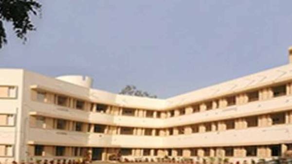 கல்லூரி முதல்வர் நோட்டீஸ் 