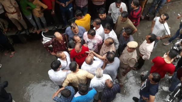 அமைதி காக்க வலியுறுத்தல் 