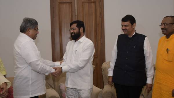 துணை முதல்வரான பட்னாவிஸ் துணை முதல்வரான பட்னாவிஸ்