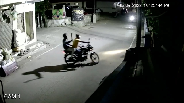 வீடுகளுக்குள் தஞ்சம் 