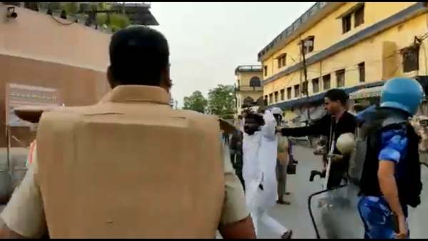 பத்திரிகையாளர்கள் மீது விமர்சனம் 