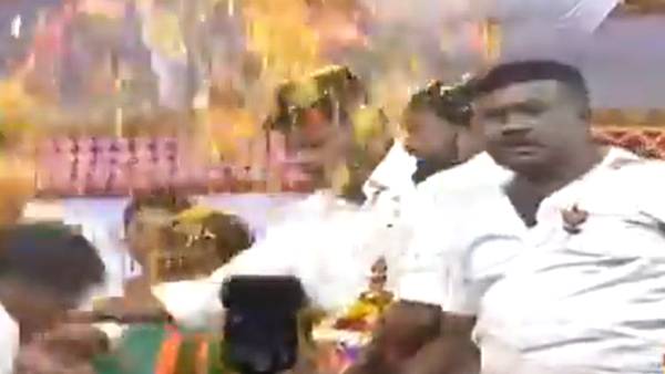  அண்ணா.. விடுங்கண்ணா..