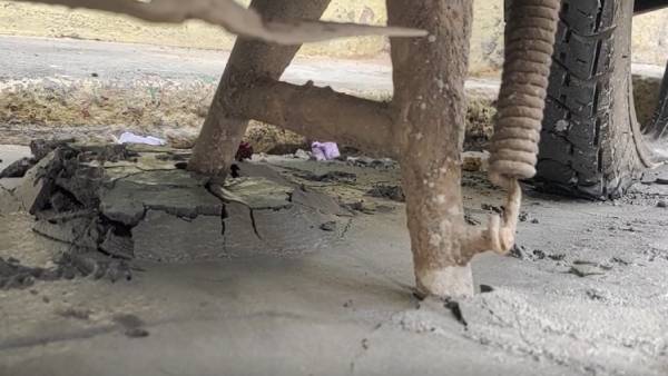 சிக்கிய வாகனம் 