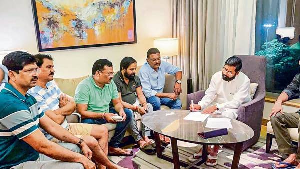 தகுதிநீக்க நோட்டீஸ் தகுதிநீக்க நோட்டீஸ்