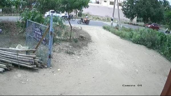  வெள்ளை கார்