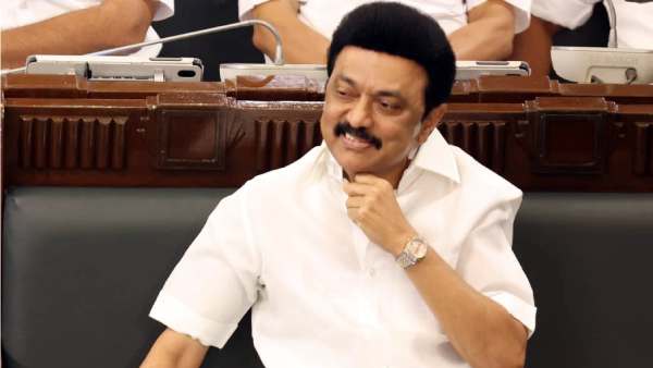 புன்னகையை பதிலாக கொடுத்த முதல்வர் ஸ்டாலின் 