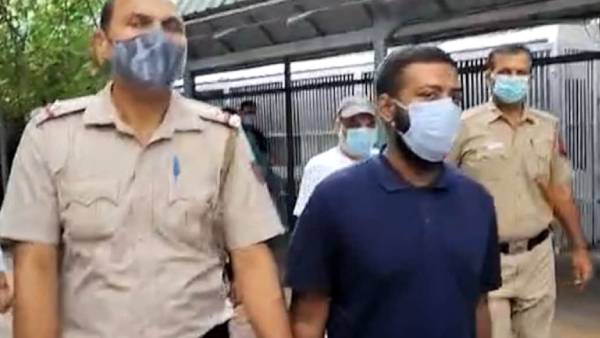  குற்றப்பத்திரிகை 