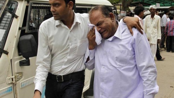 இஸ்லாமியர்கள் மீது தாக்குதல் 