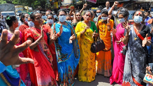 சம்பளம் எவ்வளவு 