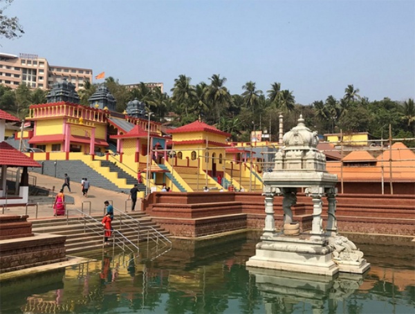 கோவில் நிர்வாகம் கூறுவது என்ன?