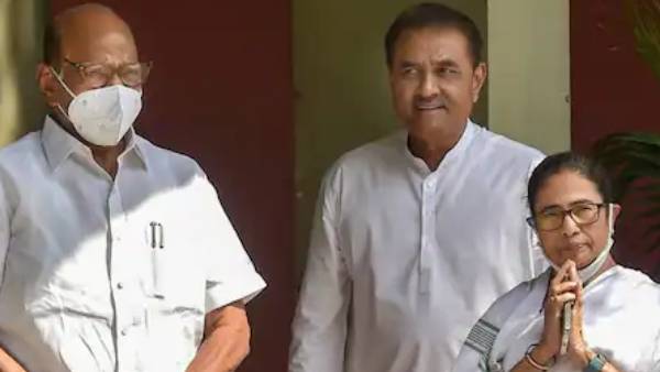 சரத்பவார் போட்டியிட மறுப்பு சரத்பவார் போட்டியிட மறுப்பு