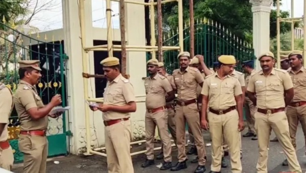 2500 போலீசார் 