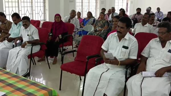 பல்லிளிக்கும் மகளிர் இடஒதுக்கீடு 