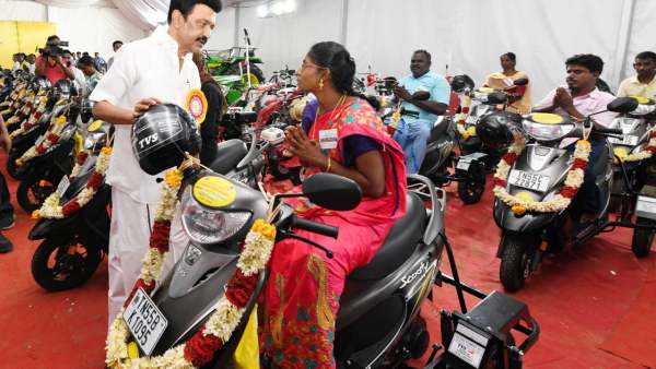 வெள்ளி செங்கோல் வெள்ளி செங்கோல்