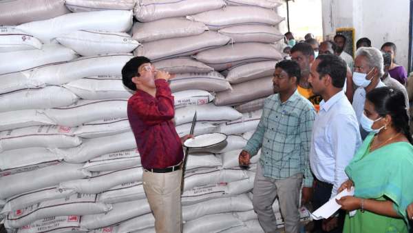 ராதாகிருஷ்ணன் ஐஏஎஸ் ராதாகிருஷ்ணன் ஐஏஎஸ்