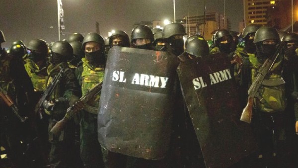 எதிர்க்கட்சிகள் கண்டனம் எதிர்க்கட்சிகள் கண்டனம்