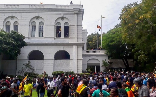 தொடரும் போராட்டம்