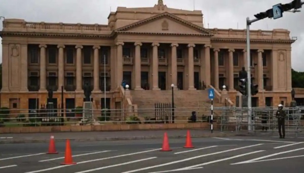 100 நாட்கள் 100 நாட்கள்