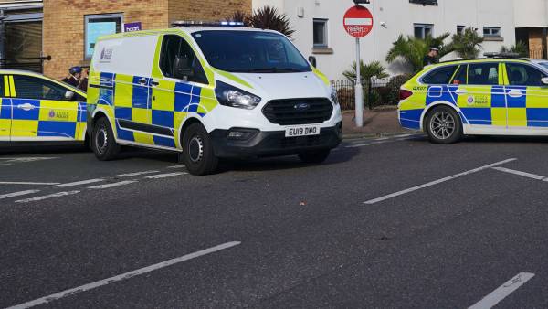  மிரண்ட போலீஸ்