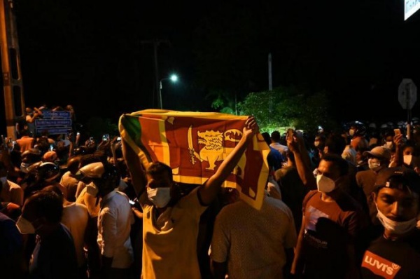 அதிபர் மாளிகை முற்றுகை