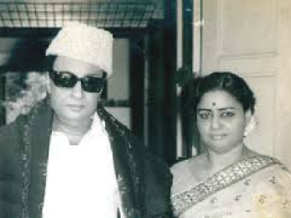  ஜானகி அணி