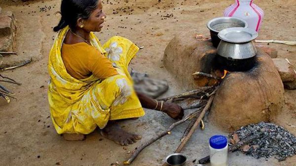 விறகு-மண்அடுப்பு பயன்பாடு..