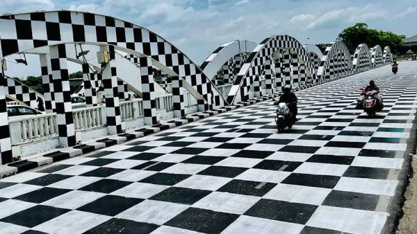 மக்கள் செல்ஃபி 