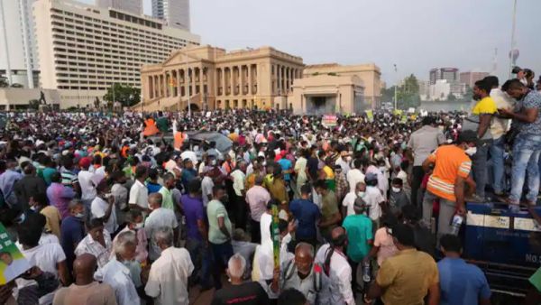 போலீஸ் பாதுகாப்பு போலீஸ் பாதுகாப்பு