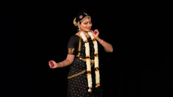 மாவட்ட ஆட்சியர் 