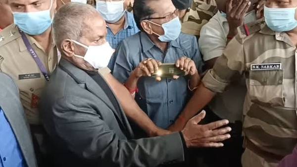 சென்னை திரும்பிய இசைஞானி சென்னை திரும்பிய இசைஞானி