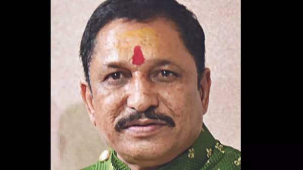 2 நிமிடத்தில் ஆட்சி கலைப்பு 2 நிமிடத்தில் ஆட்சி கலைப்பு