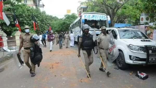 14 பேர் கைது 14 பேர் கைது