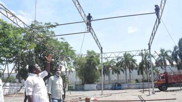 மீண்டும் அங்கேயே 