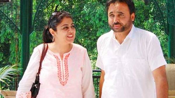 முதல் மனைவியுடன் விவாகரத்து 