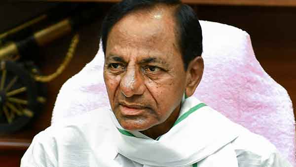 பயத்தில் இருக்கிறார் கேசிஆர் 