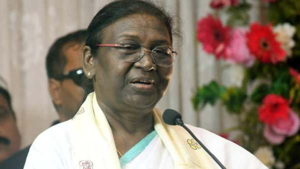 முதல் பழங்குடி பெண் 