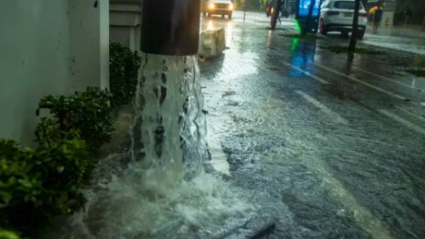 1,500 பேர் வசிக்கின்றனர் 1,500 பேர் வசிக்கின்றனர்